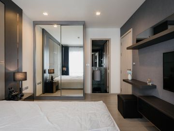 2 Bedroom Condo for sale at Rhythm Sukhumvit 36-38