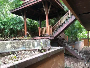 Standalone land and house for sale next to Laguna Homes.