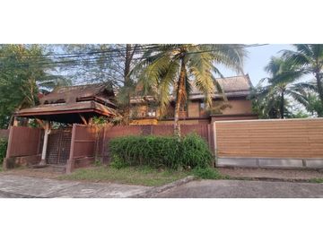 Standalone land and house for sale next to Laguna Homes.