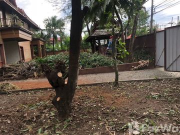 Standalone land and house for sale next to Laguna Homes.