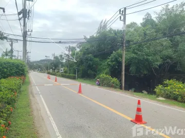 Standalone land and house for sale next to Laguna Homes.