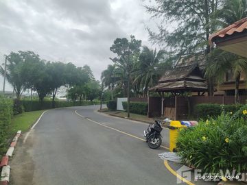 Standalone land and house for sale next to Laguna Homes.