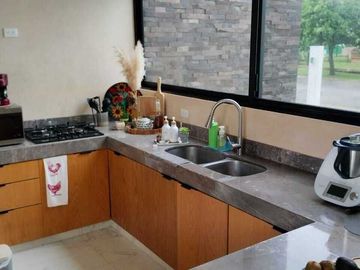 CASA EN VENTA DE  1 PISO EN JARDINES DE LA REJOYADA MERIDA, YUCATAN