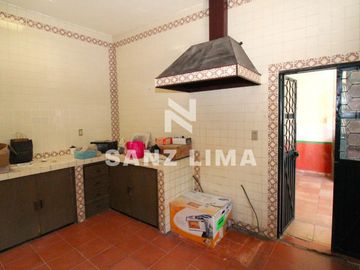 QUINTA CUITZEO: BELLA PROPIEDAD COLONIAL EN JARDIN PRINCIPAL, PARA USO COMERCIAL