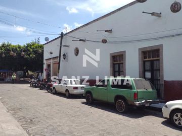 QUINTA CUITZEO: BELLA PROPIEDAD COLONIAL EN JARDIN PRINCIPAL, PARA USO COMERCIAL