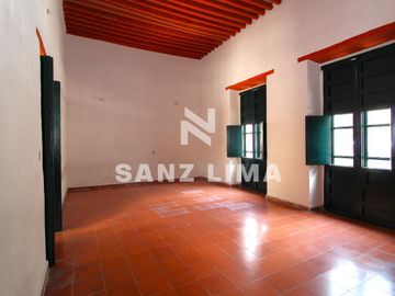 QUINTA CUITZEO: BELLA PROPIEDAD COLONIAL EN JARDIN PRINCIPAL, PARA USO COMERCIAL