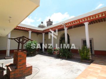 QUINTA CUITZEO: BELLA PROPIEDAD COLONIAL EN JARDIN PRINCIPAL, PARA USO COMERCIAL