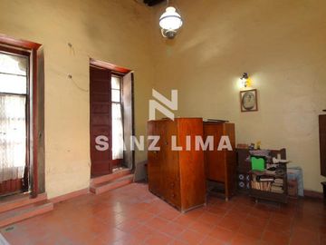 QUINTA CUITZEO: BELLA PROPIEDAD COLONIAL EN JARDIN PRINCIPAL, PARA USO COMERCIAL