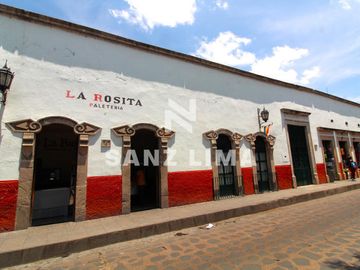 QUINTA CUITZEO: BELLA PROPIEDAD COLONIAL EN JARDIN PRINCIPAL, PARA USO COMERCIAL