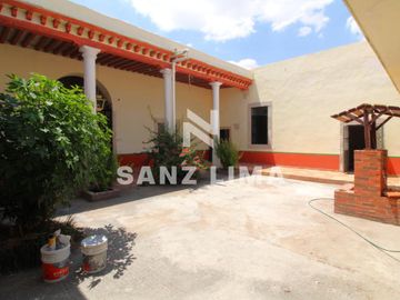 QUINTA CUITZEO: BELLA PROPIEDAD COLONIAL EN JARDIN PRINCIPAL, PARA USO COMERCIAL