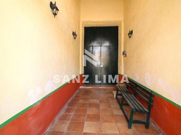 QUINTA CUITZEO: BELLA PROPIEDAD COLONIAL EN JARDIN PRINCIPAL, PARA USO COMERCIAL