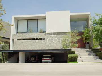 RESIDENCIA EN VENTA EN RESERVA REAL, ZONA REAL, ZAPOPAN