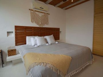 ARTÍSTICO PENTHOUSE EN LA VELETA