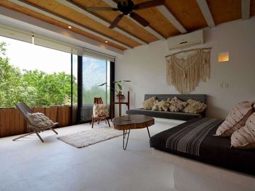ARTÍSTICO PENTHOUSE EN LA VELETA