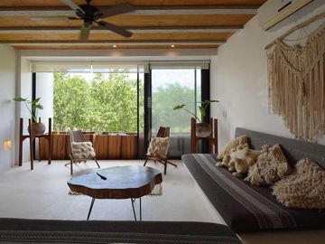 ARTÍSTICO PENTHOUSE EN LA VELETA