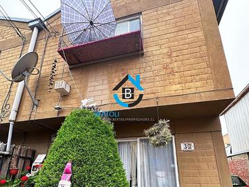 VENDE CASA EN MAURICIO RUGENDAS PLACILLA