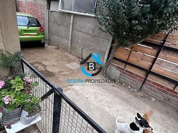 VENDE CASA EN MAURICIO RUGENDAS PLACILLA