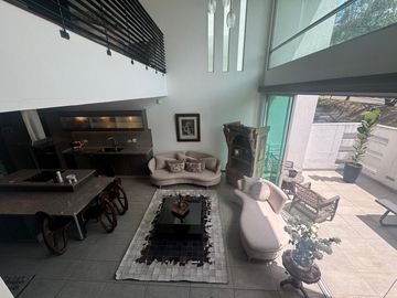 Vendo loft en Cumbayá, sector Sitecenter.