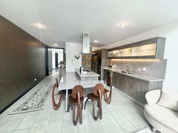Vendo loft en Cumbayá, sector Sitecenter.