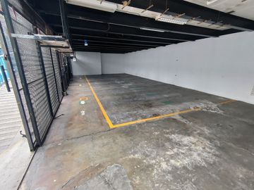 Bodega Industrial -   Av. 510 - 3,315 m2