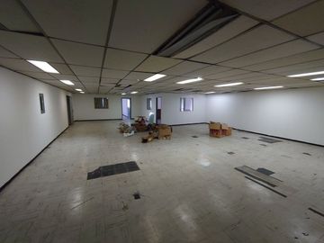 Bodega Industrial -   Av. 510 - 3,315 m2