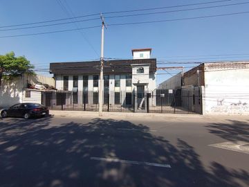 Bodega Industrial -   Av. 510 - 3,315 m2