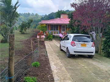 SE VENDE DOS CASAS CAMPESTRES EN YARUMAL CERCA ARABIA