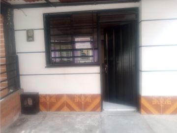 SE VENDE CASA EN CARTAGO CON  VIVIENDAS INDEPENDIENTES