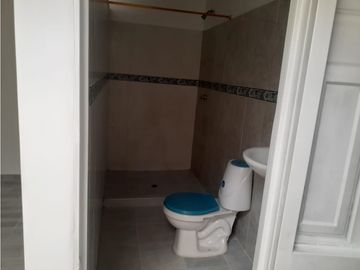 SE VENDE CASA EN CARTAGO CON  VIVIENDAS INDEPENDIENTES