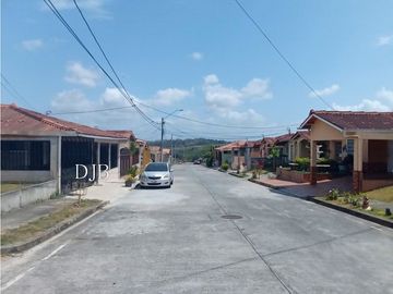 VENTA DE CASA EN MONTELIMAR LA CHORRERA