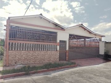 VENTA DE CASA EN MONTELIMAR LA CHORRERA