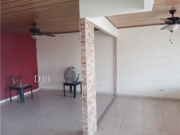 VENTA DE CASA EN MONTELIMAR LA CHORRERA