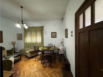 Vendo Casa y Departamento en Concepción del Uruguay, Entre Ríos.