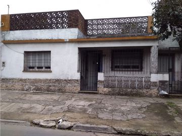 Juan B Justo 375, Isidro Casanova