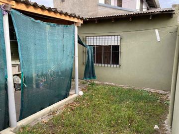 Casa PH en venta en Ezpeleta Oeste