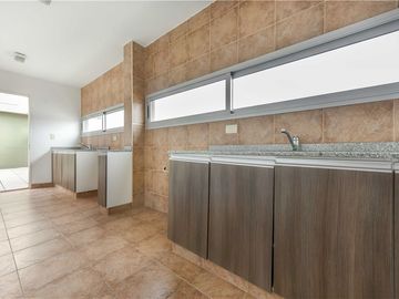 VENTA DEPTO 3 AMB. BERNAL QUILMES COCHERA BAULERA