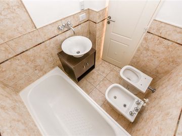 VENTA DEPTO 3 AMB. BERNAL QUILMES COCHERA BAULERA