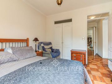 Amplia casa 4D/3B/2E / Manquehue/Latadía
