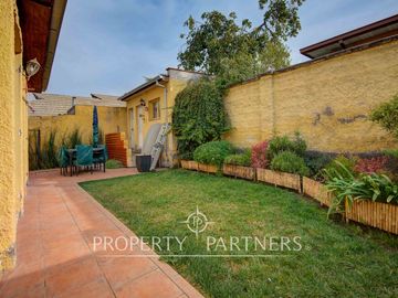Amplia casa 4D/3B/2E / Manquehue/Latadía