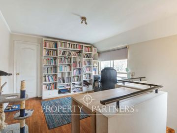 Amplia casa 4D/3B/2E / Manquehue/Latadía