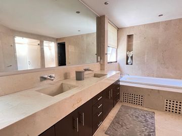 Casa Residencial en venta, en zona Zavaleta, Camino Real a Cholula, Puebla, Pue.
