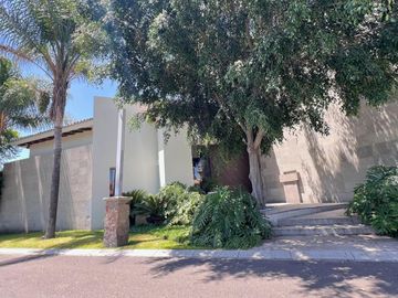Casa Residencial en venta, en zona Zavaleta, Camino Real a Cholula, Puebla, Pue.