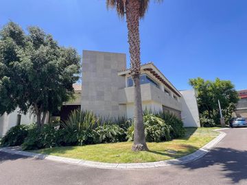 Casa Residencial en venta, en zona Zavaleta, Camino Real a Cholula, Puebla, Pue.