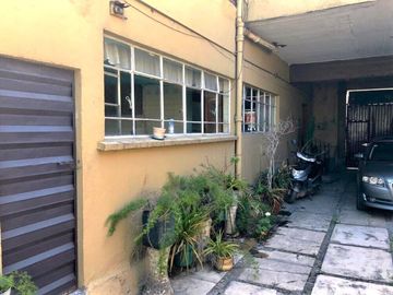 Casa en Venta en Cuautitlán Estado de México con uso de suelo habitacional/comer