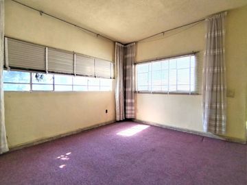 Casa en Venta en Cuautitlán Estado de México con uso de suelo habitacional/comer