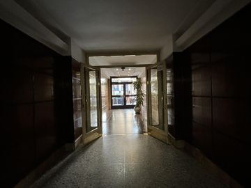 Venta Departamento 4 ambientes con dependencia en Caballito