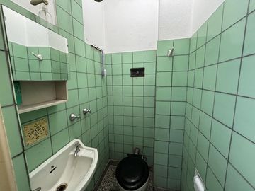 Venta Departamento 4 ambientes con dependencia en Caballito