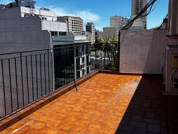 Venta Departamento 4 ambientes con dependencia en Caballito