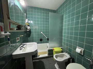 Venta Departamento 4 ambientes con dependencia en Caballito