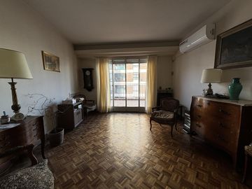Venta Departamento 4 ambientes con dependencia en Caballito
